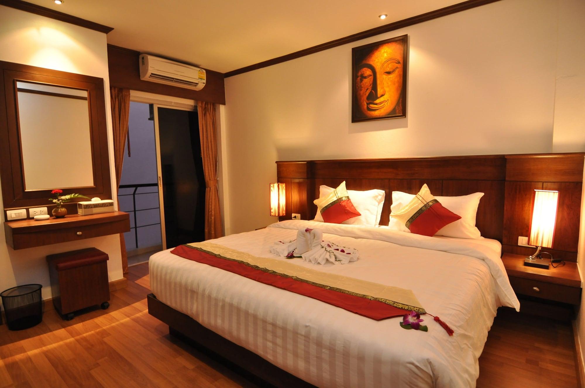 Hemingway'S Hotel Patong Kültér fotó