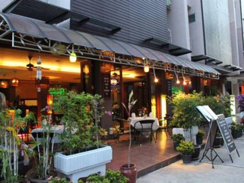 Hemingway'S Hotel Patong Kültér fotó