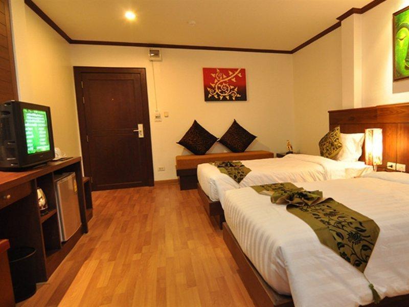 Hemingway'S Hotel Patong Kültér fotó
