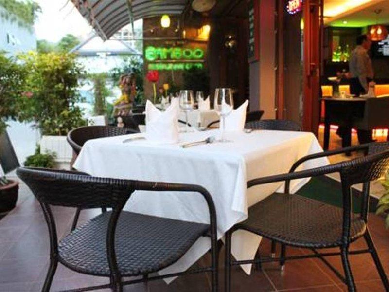 Hemingway'S Hotel Patong Kültér fotó
