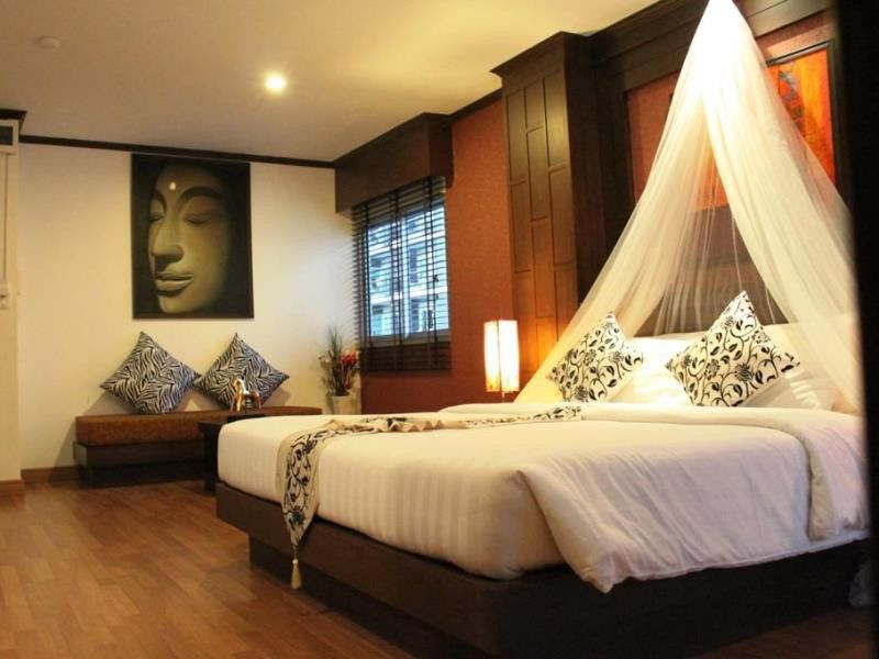 Hemingway'S Hotel Patong Kültér fotó