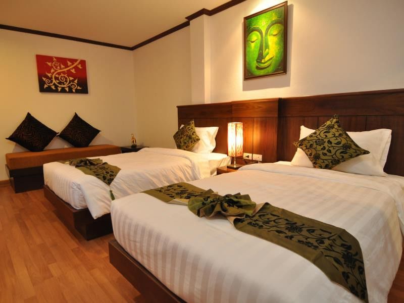 Hemingway'S Hotel Patong Kültér fotó