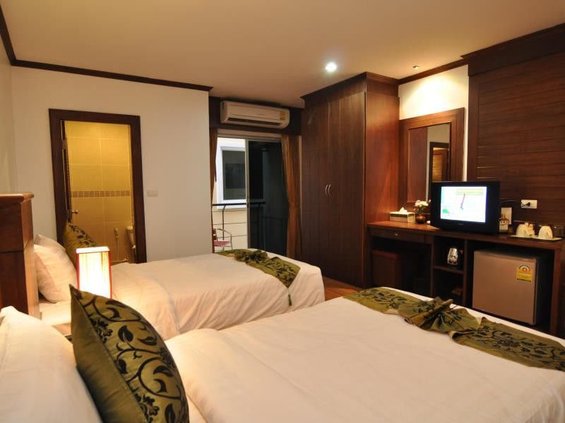 Hemingway'S Hotel Patong Kültér fotó