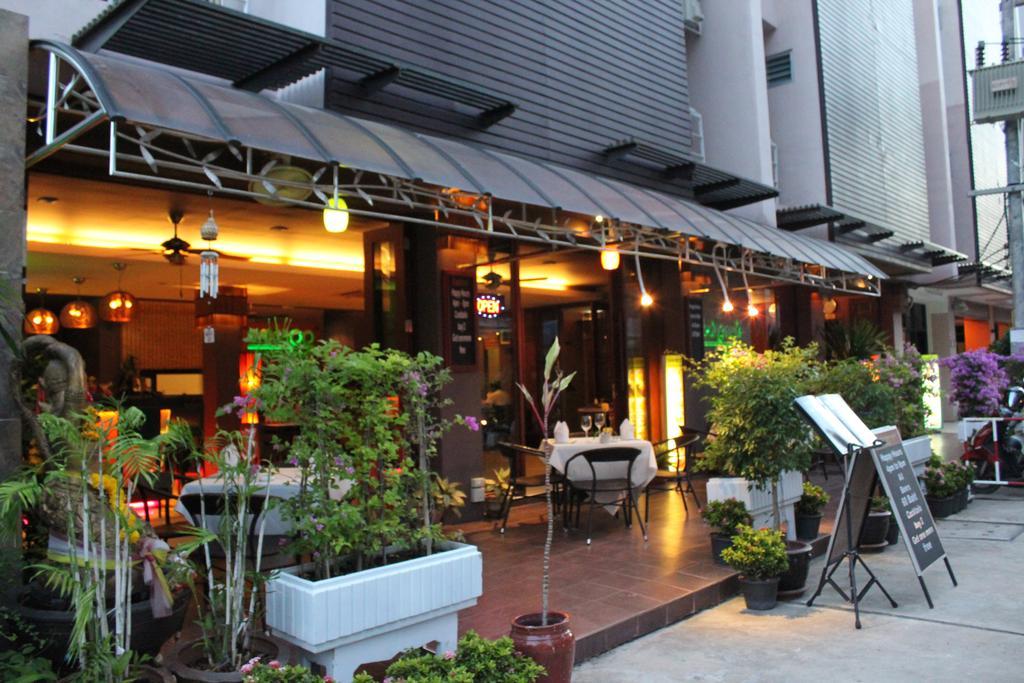 Hemingway'S Hotel Patong Kültér fotó